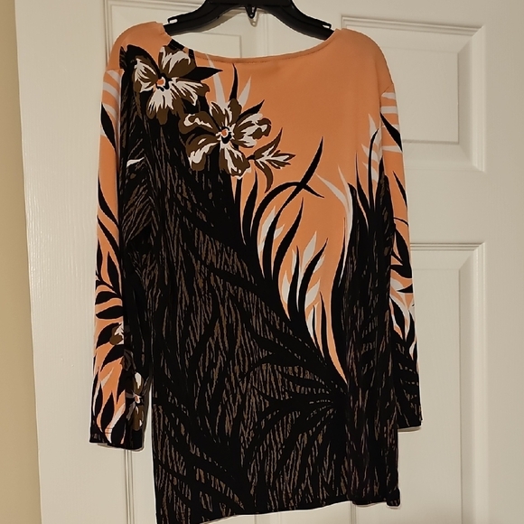 Bob Mackie Peach and Black Floral Tunic - Picture 4 of 4